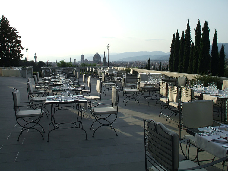 意大利佛罗伦萨拉维德塔别墅酒店 Villa la Vedetta_4terrazza-banqueting.jpg