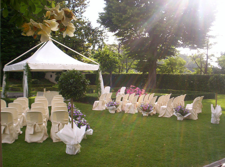 意大利佛罗伦萨拉维德塔别墅酒店 Villa la Vedetta_9ceremony-in-the-garden.jpg