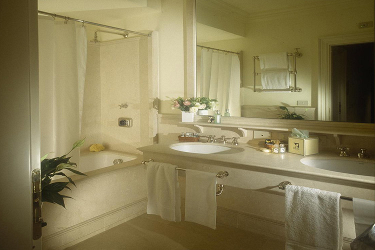 佛罗伦萨Hotel Lungarno酒店_Bathroom interiors view.jpg