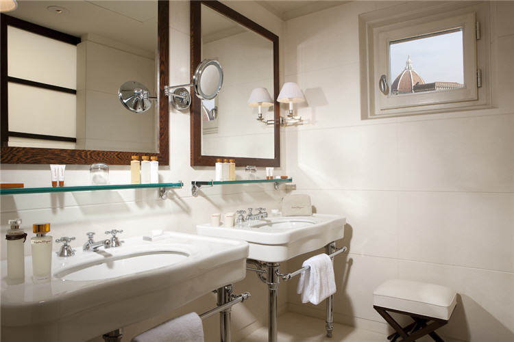 佛罗伦萨Hotel Lungarno酒店_Bathroom interiors.jpg