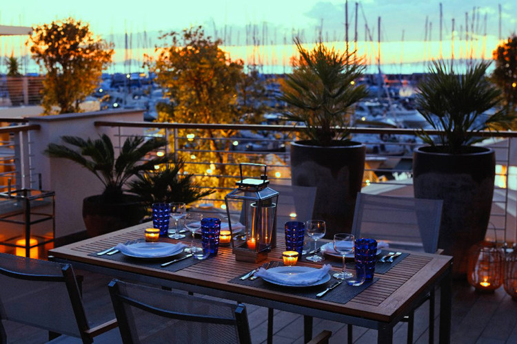 佛罗伦萨Hotel Lungarno酒店_Dining with view on the Marina.jpg