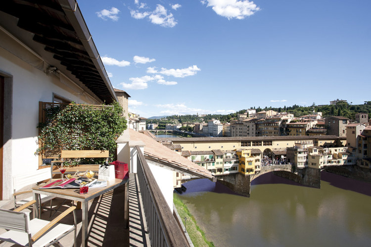 佛罗伦萨Hotel Lungarno酒店_Ponte Vecchio view from the Suite private terrace.jpg