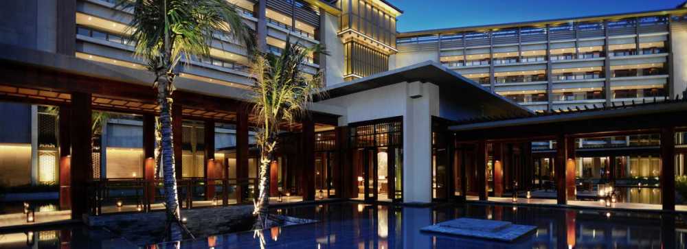 三亚半山半岛安纳塔拉度假酒店 Anantara Sanya Resort & Spa_Anantara_Sanya_China-Pool-at-night-main-ASY.jpg