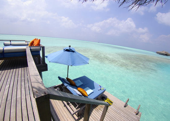 马尔代夫 安娜塔拉薇莉岛度假村 Anantara Veli Resort & Spa_Anantara_Veli_Maldives_Deluxe_Over_Water_Bungalow_deck-AVM_1537.jpg