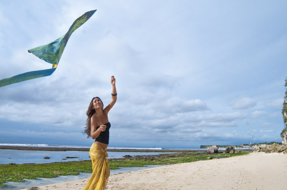 巴厘岛安纳塔拉豪华度假村 Anantara Bali Uluwatu Resort & Spa_AULU_43665025_Kite_flying_on_the_beach.jpg