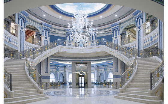 利雅得丽思卡尔顿酒店 The Ritz Carlton Riyadh_Arabian-Architecture-Grand-Staircase.jpg