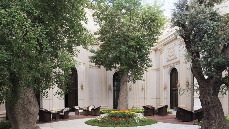 利雅得丽思卡尔顿酒店 The Ritz Carlton Riyadh_Chorisia Lounge Outdoor.jpg