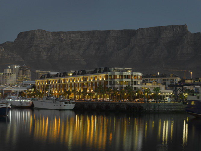 南非开普敦格雷斯酒店 cape grace_Cape_Grace_Evening.jpg