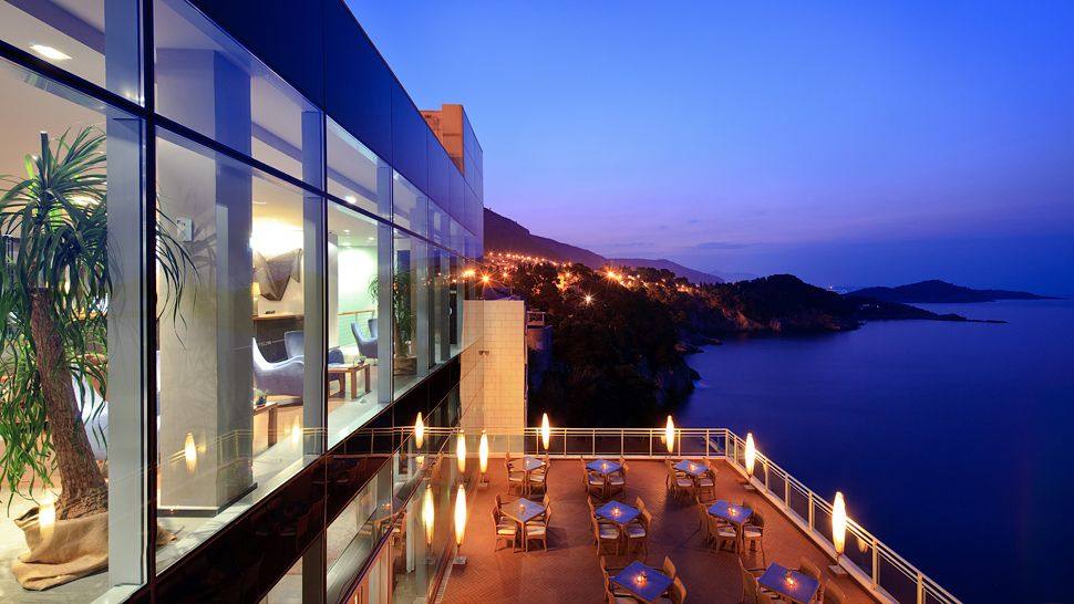 克罗地亚贝尔维尤杜布罗夫尼克酒店 Hotel Bellevue Dubrovnik_005234-07-exterior-patio-sea-view.jpg