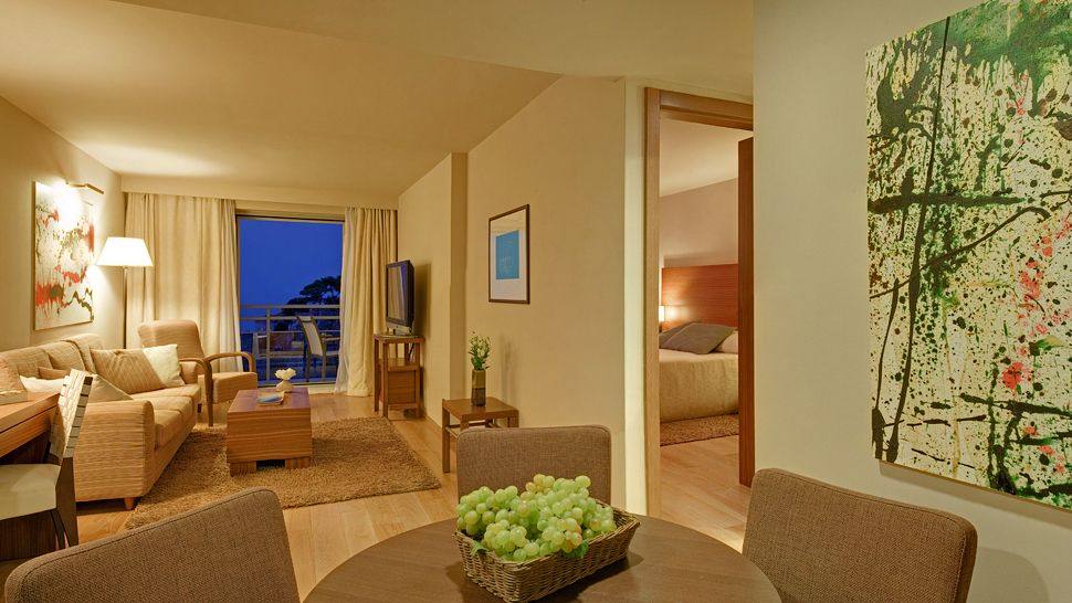 克罗地亚贝尔维尤杜布罗夫尼克酒店 Hotel Bellevue Dubrovnik_005234-14-suite-living.jpg