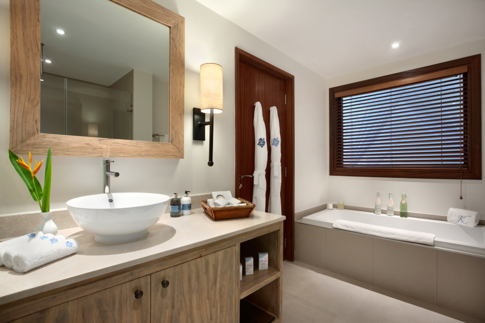 塞舌尔凯宾斯基度假酒店 Seychelles Kempinski Resort_Deluxe-Bathroom.jpg