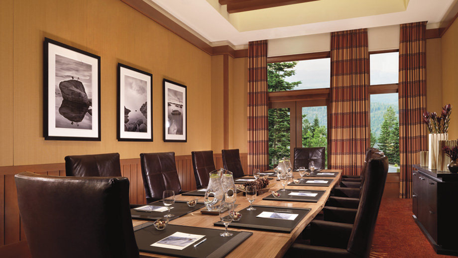 加州太浩湖丽思卡尔顿酒店 THE RITZ-CARLTON, LAKE TAHOE_The Bristlecone Boardroom is ideal for executive meetings and retreats.jpg
