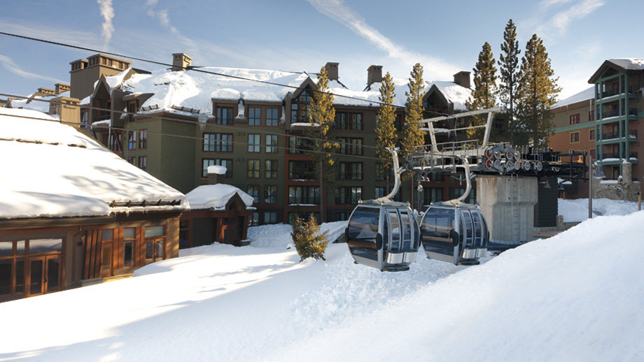 加州太浩湖丽思卡尔顿酒店 THE RITZ-CARLTON, LAKE TAHOE_The Highlands Gondola provides convenient access to the Village-at-Northstar.jpg