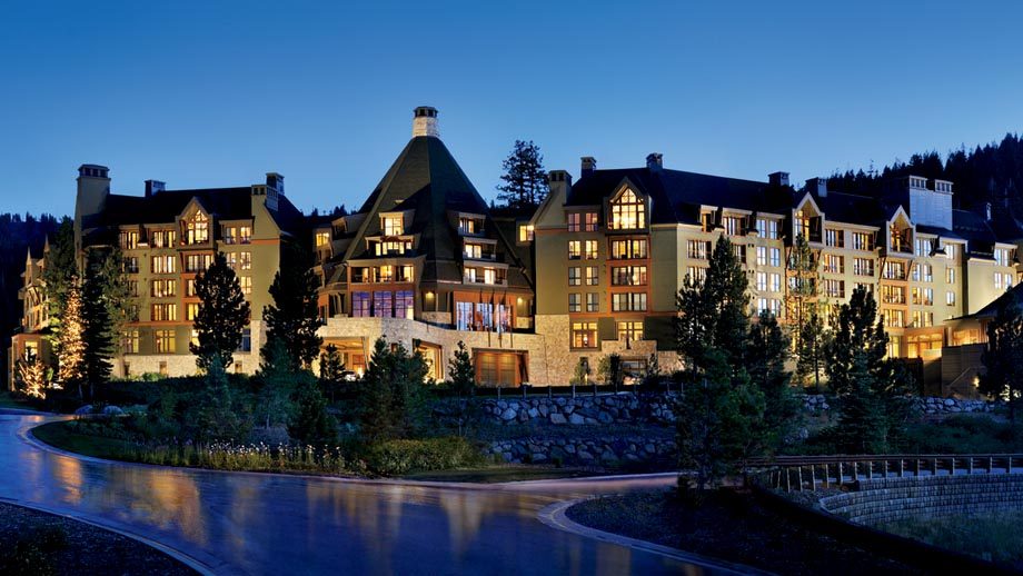 加州太浩湖丽思卡尔顿酒店 THE RITZ-CARLTON, LAKE TAHOE_The Resort is perched mid-mountain in a forest of pine trees at the Northstar-at.jpg