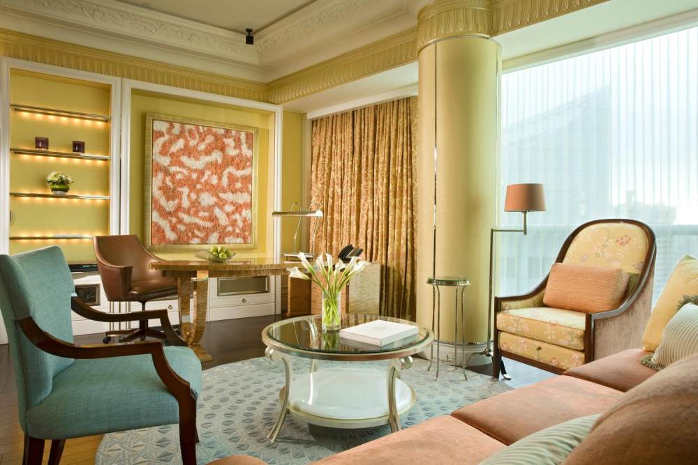 新加坡瑞吉酒店 he St. Regis Singapore_29)The St. Regis Singapore—The Metropilitan Suite\'s Living Room 拍攝者.jpg