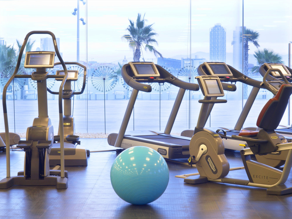 巴塞罗纳W酒店（W Barcelona, Barcelona, Spain）_8)W Barcelona—SWEAT Fitness Center With Mediterranean Views 拍攝者.jpg