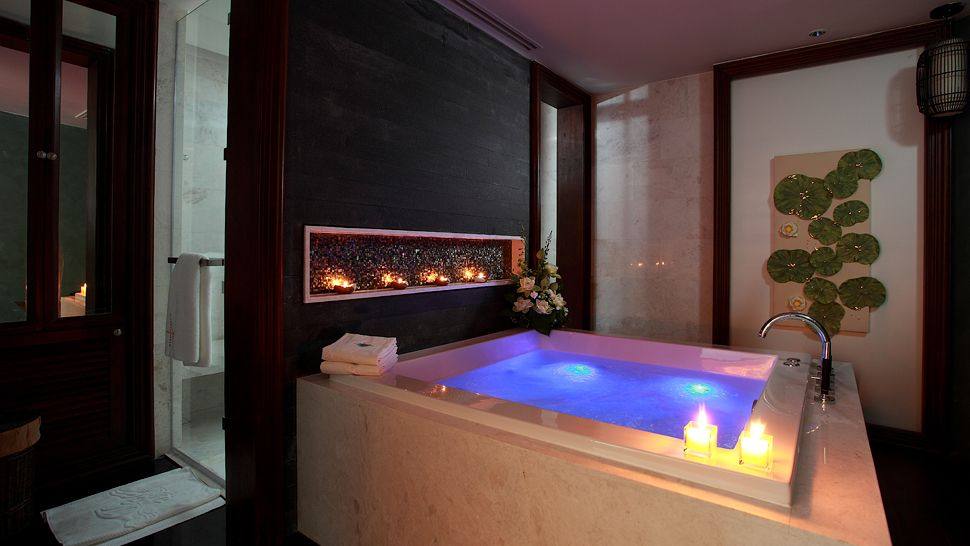 普吉岛maikhao梦幻别墅度假村 Maikhao Dream Villa Resort and Spa_010735-07-Maikhao-Dream-Spa_Maikhao-Chromotherapy-tub.jpg