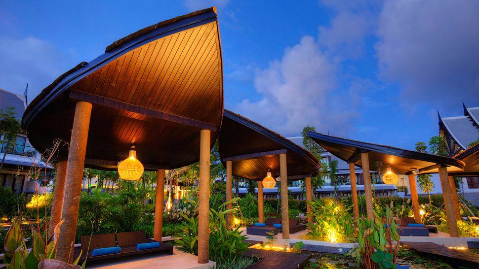 泰国攀牙maikhao梦幻度假村 Maikhao Dream Resort & Spa_010736-05-Poolside-Cabanas.jpg