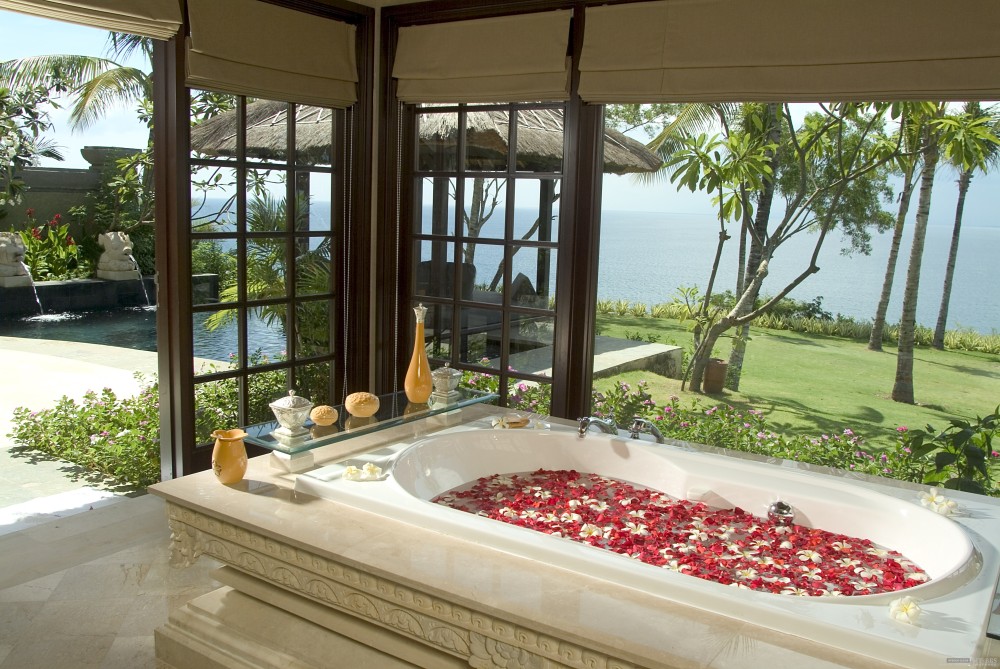Ayana Resort & Spa,Bali 巴厘岛阿雅娜水疗度假村_Ocean Front Cliff Villa Bath Room.jpg