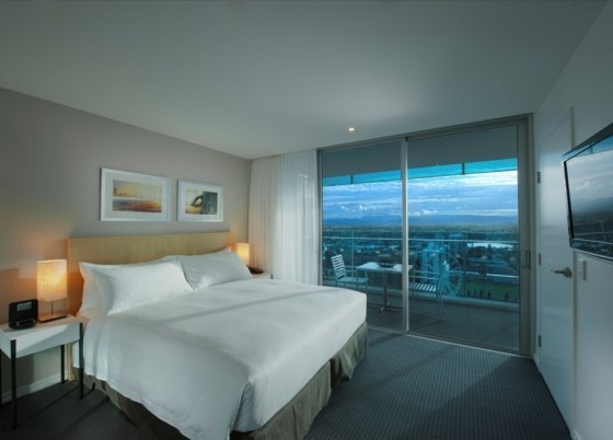 澳大利亚冲浪者天堂希尔顿酒店 Hilton Surfers Paradise_2_bedroom_deluxe_residence_bedroom_2_0.jpg