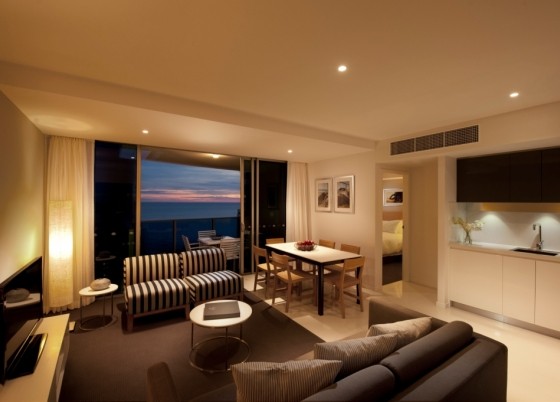 澳大利亚冲浪者天堂希尔顿酒店 Hilton Surfers Paradise_3_bedroom_ocean_residence_living_room_0.jpg