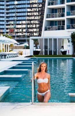 澳大利亚冲浪者天堂希尔顿酒店 Hilton Surfers Paradise_Hilton Surfers Paradise pool 3.jpg