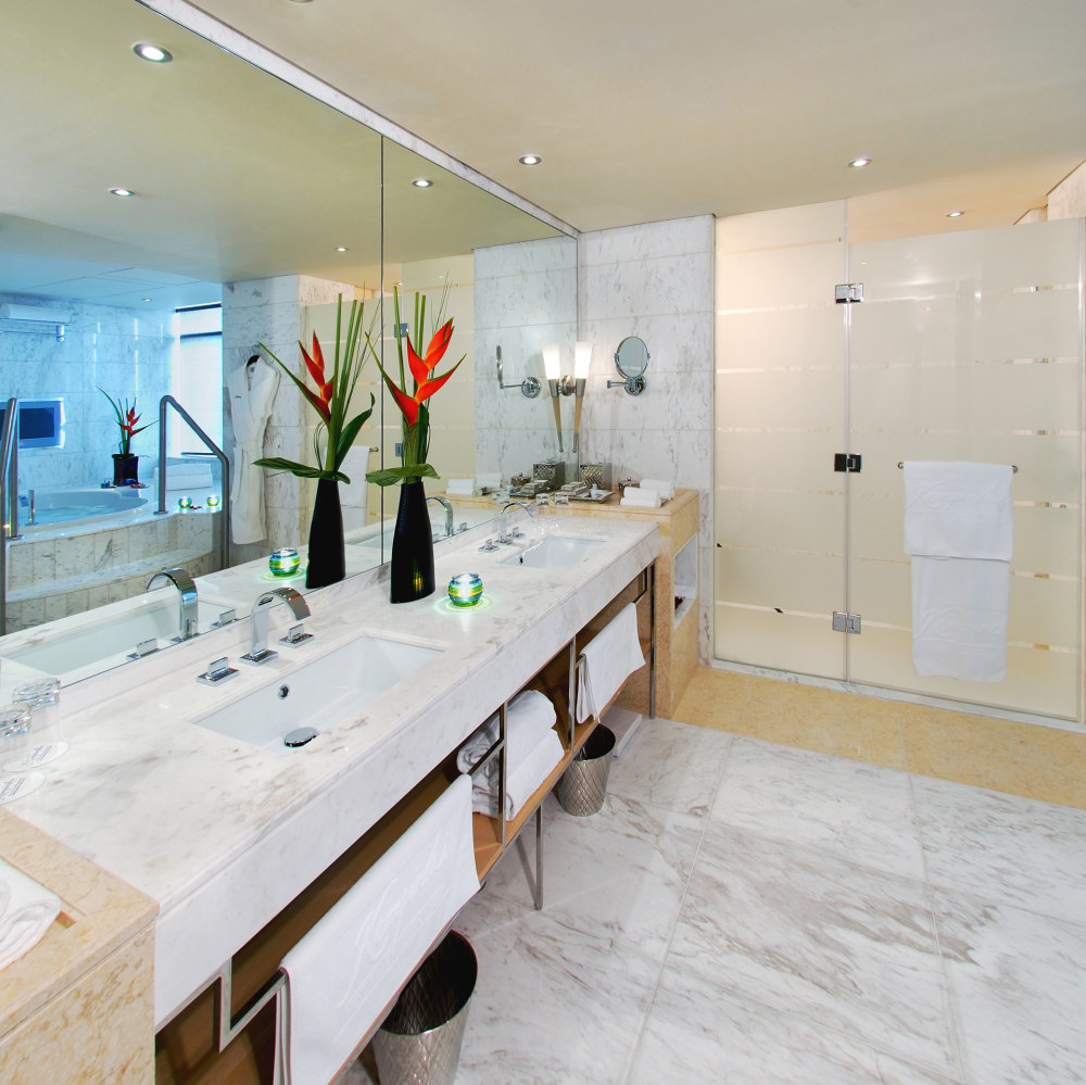 阿联酋凯宾斯基酒店 Kempinski Hotel Mall of the Emirates_Print_DXBExecutiveTowerSuiteBathroomL.jpg