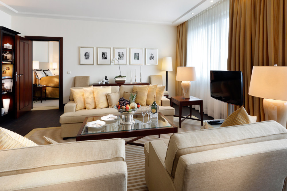 柏林布里斯托尔凯宾斯基酒店 Kempinski Hotel Bristol Berlin_Print_BER1BerlinSuiteAS3.jpg