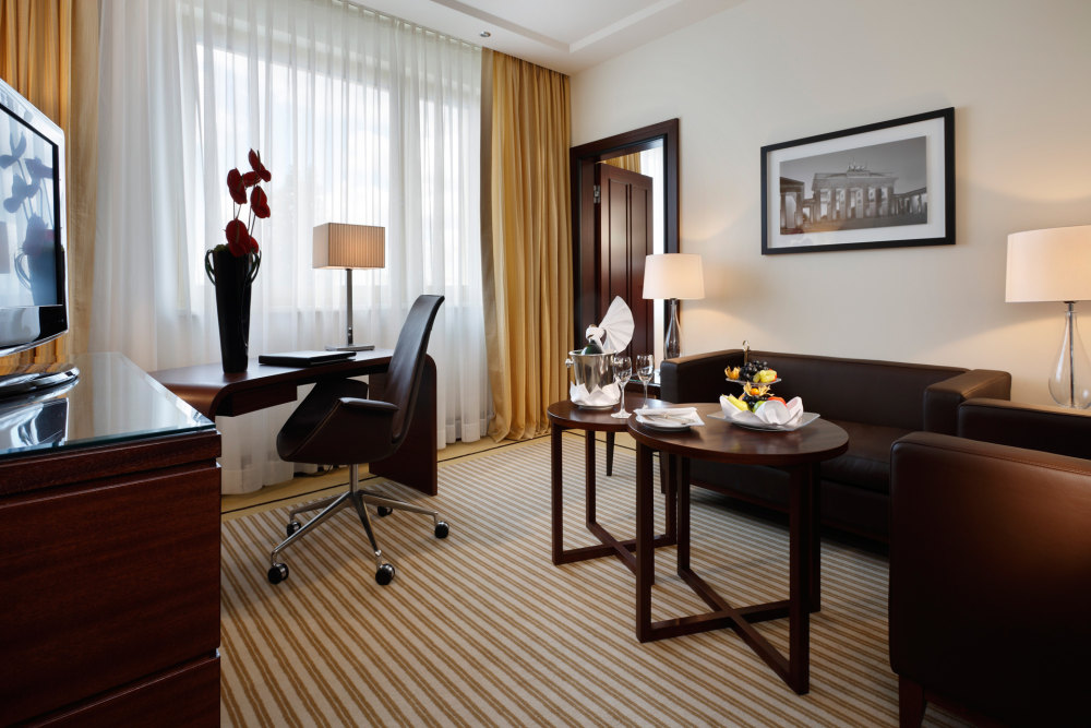 柏林布里斯托尔凯宾斯基酒店 Kempinski Hotel Bristol Berlin_Print_BER1DeluxeSuiteBS1.jpg