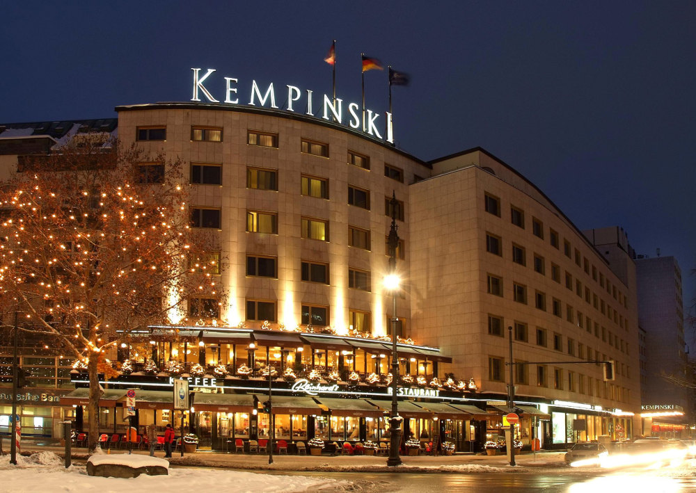 柏林布里斯托尔凯宾斯基酒店 Kempinski Hotel Bristol Berlin_Print_BER1exteriorviewWinter.jpg