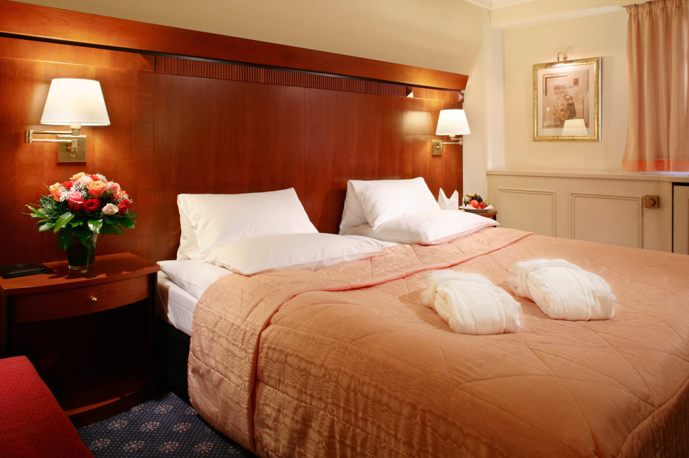 柏林布里斯托尔凯宾斯基酒店 Kempinski Hotel Bristol Berlin_Print_BER1SuperiorSuiteCS1.jpg