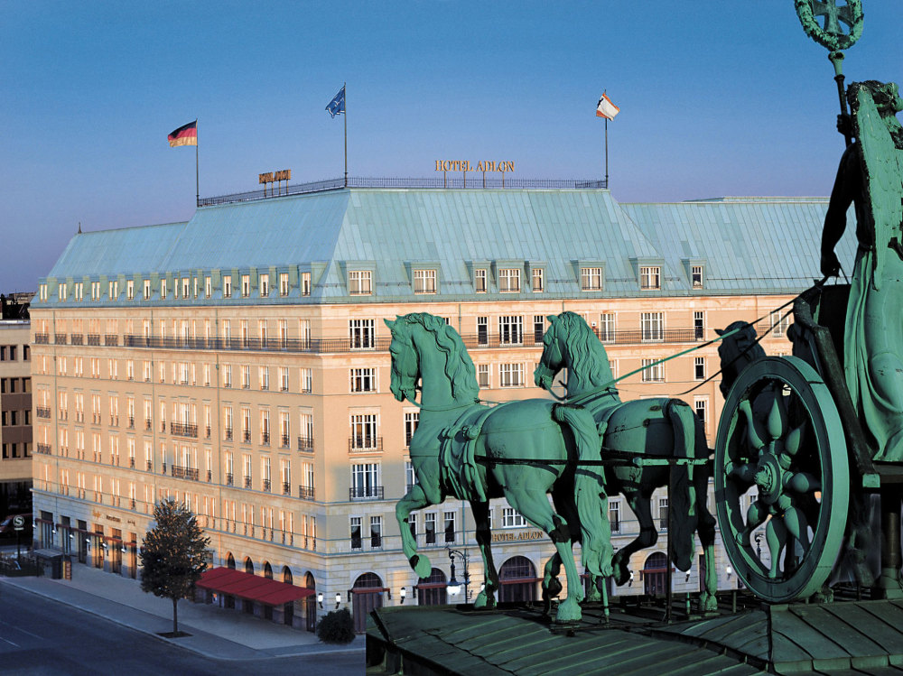 柏林阿德隆凯宾斯基酒店 Hotel Adlon Kempinski Berlin_Print_Adlon-Auenansicht.jpg