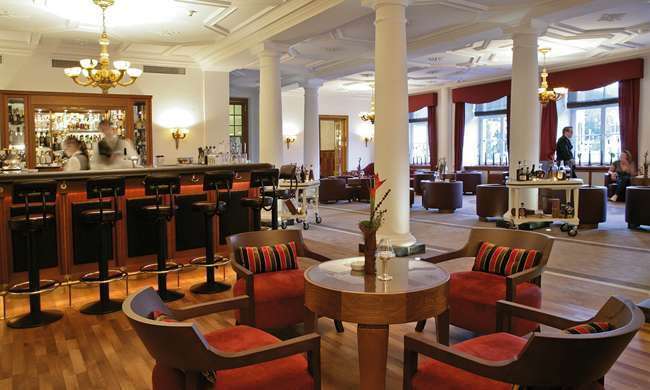 瑞士圣莫里茨凯宾斯基酒店 Kempinski Grand Hotel des Bains St. Moritz_SMV_BAR_L.jpg