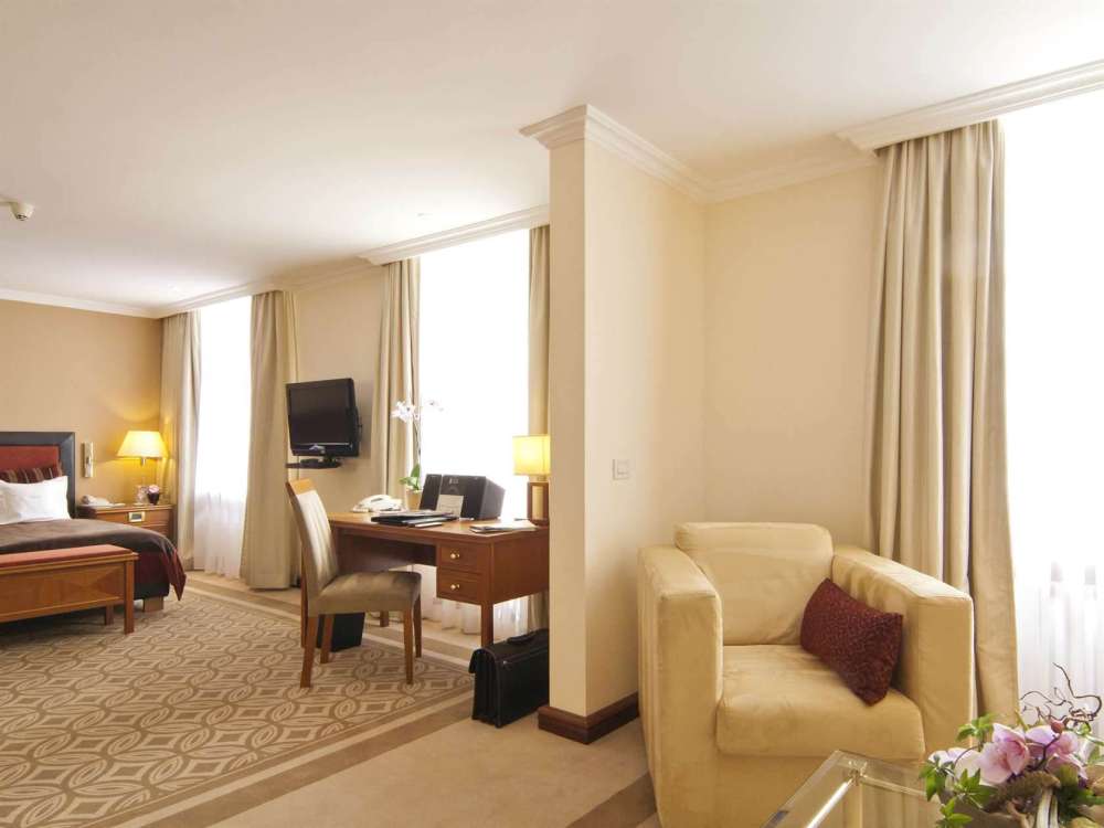 瑞士圣莫里茨凯宾斯基酒店 Kempinski Grand Hotel des Bains St. Moritz_SMV_DeluxeJuniorSuite_L_AJS.jpg