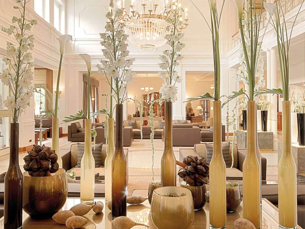 瑞士圣莫里茨凯宾斯基酒店 Kempinski Grand Hotel des Bains St. Moritz_SMV_lobby_L.jpg