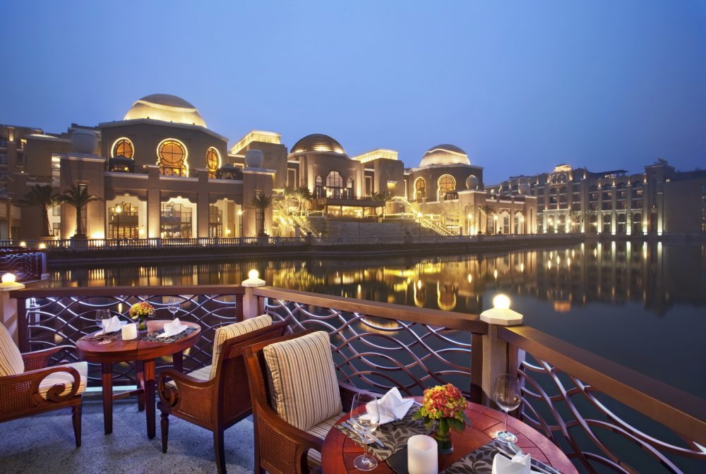 清远狮子湖喜来登度假酒店(Sheraton Qingyuan Lion Lake Resort)(WATG)_Lakeside Plaza.jpg