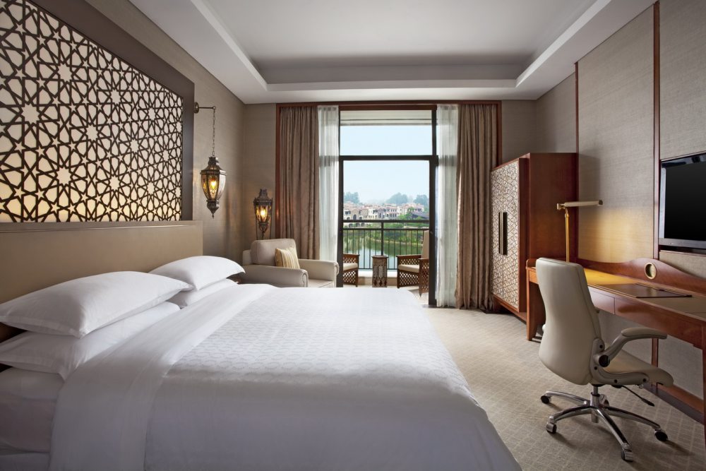 清远狮子湖喜来登度假酒店(Sheraton Qingyuan Lion Lake Resort)(WATG)_Preferred Lake View King Room.jpg