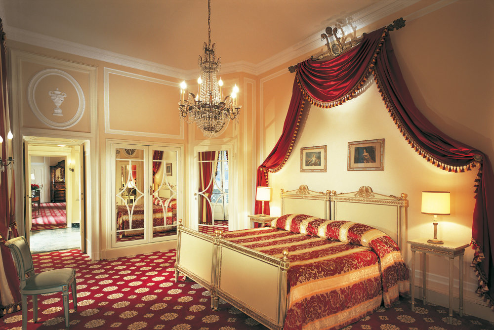 意大利米兰科莫湖埃斯特庄园 Villa d’Este_Cardinal_Suite-bedroom.jpg
