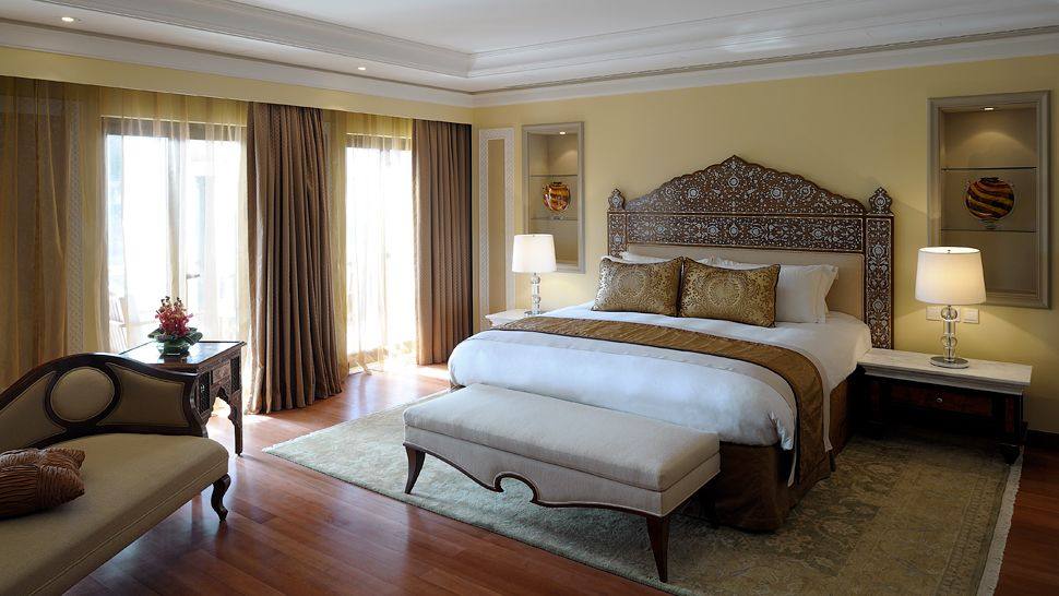 阿曼马斯喀特Al Bustan Palace丽思卡尔顿酒店_004277-07-Presidential-Suite-Master-Bedroom.jpg