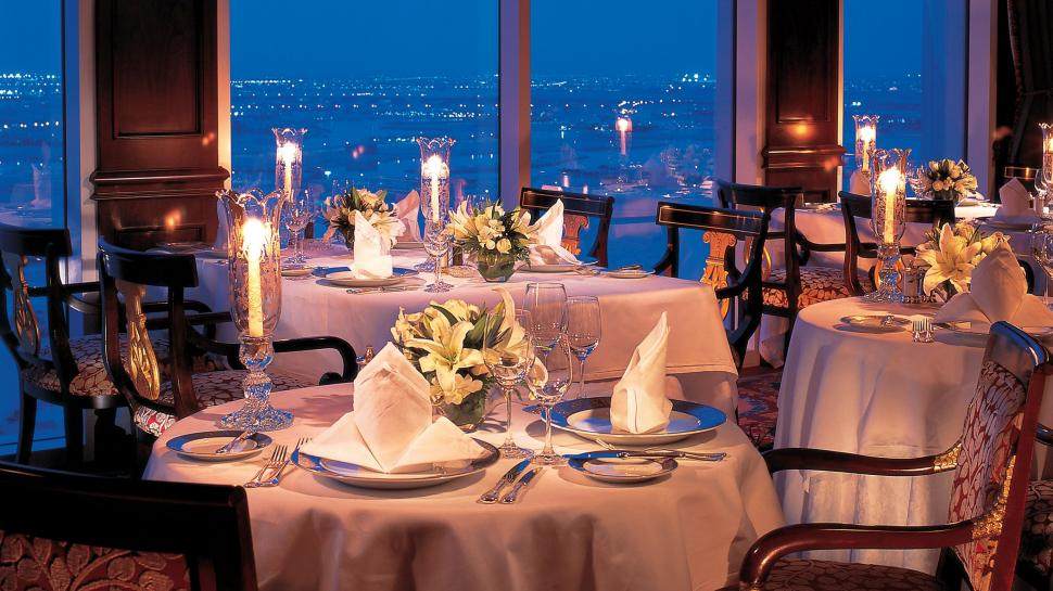 多哈丽思卡尔顿酒店 THE RITZ-CARLTON, DOHA_003437-02-dining-with-city-view.jpg