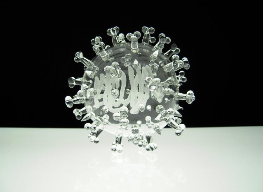 路克·杰拉姆的玻璃微生物学雕塑_lj_160712_08.jpg