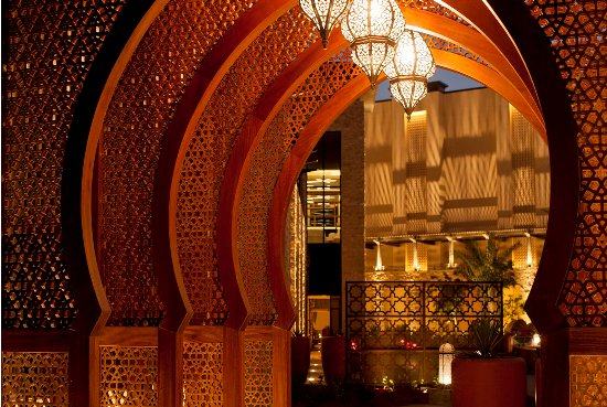阿布扎比威斯汀酒店 Westin Abu Dhabi_agadir-morroccan-restaurant-interior_lg.jpg