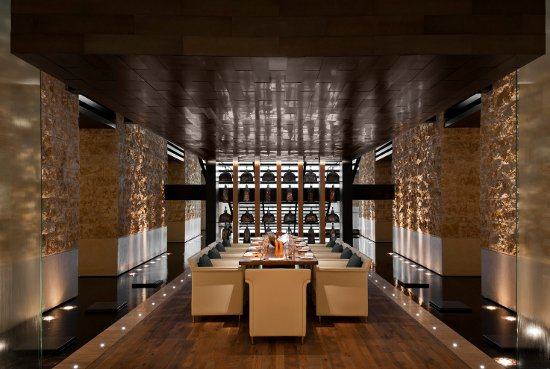 阿布扎比威斯汀酒店 Westin Abu Dhabi_fairways-eagles-table_lg.jpg