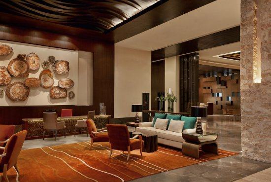 阿布扎比威斯汀酒店 Westin Abu Dhabi_main-lobby_lg.jpg