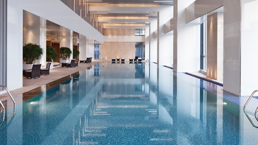 济南万达凯悦酒店(官方摄影) Hyatt Regency Jinan_JINHR_P036_Swimming_Pool_50320.jpg