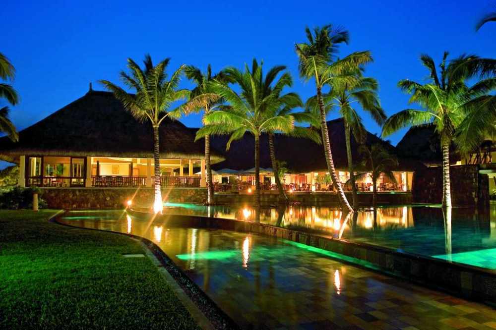 毛里求斯Constance Belle Mare Plage度假酒店_phoca_thumb_l_BMPBS-Pool&Bar2.jpg