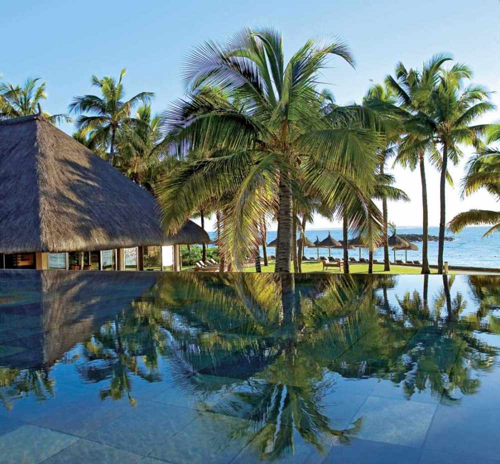 毛里求斯Constance Belle Mare Plage度假酒店_phoca_thumb_l_BMPBS-ViewOnPool.jpg