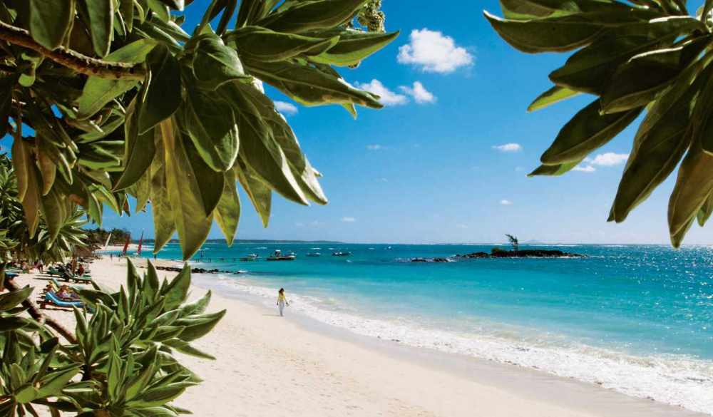 毛里求斯Constance Belle Mare Plage度假酒店_phoca_thumb_l_BMPDS-Beach1.jpg