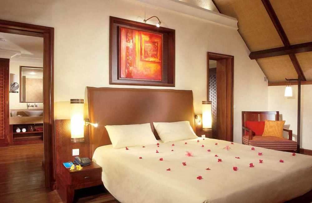毛里求斯Constance Belle Mare Plage度假酒店_phoca_thumb_l_BMPPrVMnBed1.jpg