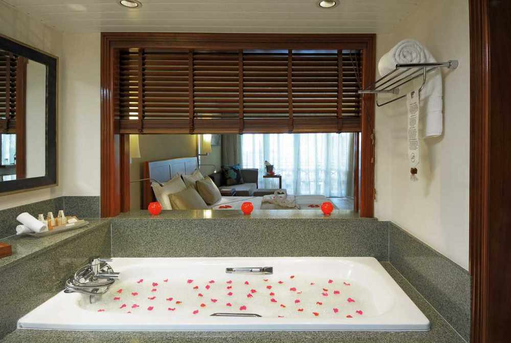 毛里求斯Constance Belle Mare Plage度假酒店_phoca_thumb_l_CBMPBP10_Prestige02.jpg